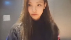JENNIE在練習室的直播 中文字幕