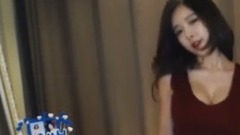 尹素婉身穿性感蕾絲吊帶襪熱舞