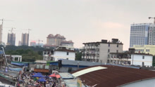  - 樓頂哥，背對十字路口唱《一生中最愛》好聽