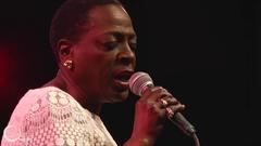 Sharon Jones & The Dap-Kings - Please Come Home For Christmas 現場版