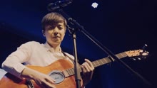 李劍青 - 李劍青 - 平凡故事 Live版