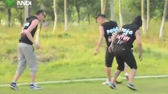 音樂節上的足球大戰