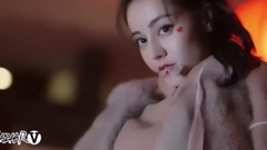 迪麗熱巴 - 迪麗熱巴雙馬尾俏皮又時髦 活力十足的鄰家少女_時尚芭莎BAZAAR拍攝花絮