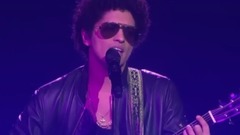 Bruno Mars - 火星哥Just The Way You Are最新的自彈自唱LIVE