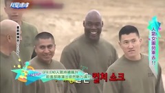 韓女團慰問軍演的女團們