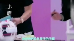 鹿晗邊顛球邊快問快答,因為這個問題分心了