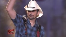 Brad Paisley & John Fogerty - Alcohol 現場版 2017