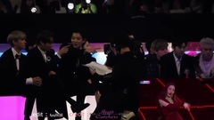 171201 MAMA IN 香港 EXO臺下觀看 宣美&泰民 GASHINA 飯拍鏡面版