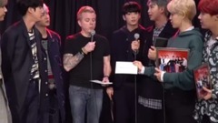 教JOJO講韓語的防彈少年團