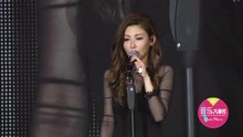 愷樂首場演唱會哭花眼