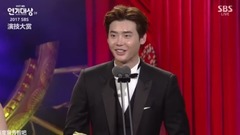 2017 SBS演技大賞"最佳情侶獎"裴秀智&李鐘碩 獲獎