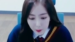網癮少女黃恩妃~你們的女朋友GFriend信飛玩游戲給你們看