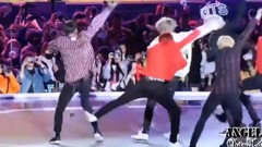 【防彈少年團】其實我們是"搞笑少年團"之舞臺上的可愛小失誤篇(忍住別笑系列)