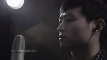  - 帥哥翻唱《我懷念的》百聽不厭