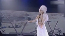  - 中國女歌手在日本現場演唱《青藏高原》，超高音震撼入心掌聲不斷