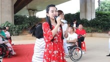  - 殘疾小姐姐們，街頭載歌載舞，你聽見她們的心了嗎？