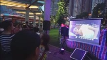  - 男子i深情演唱《媽媽》