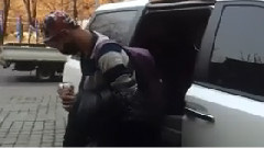 下車進公司