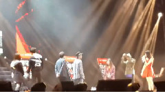 三個大傻在石頭剪刀布