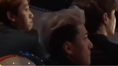 觀看2NE1的表演