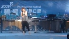 在樹上唱歌