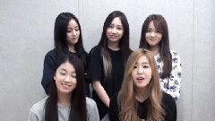 成員們在公司打招呼