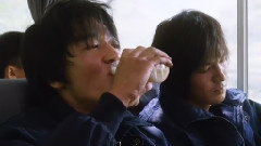 李敏鎬金來沅坐巴士 電影<江南1970>片段2