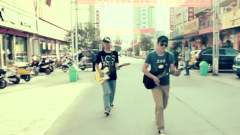 風兒帶著我們飄