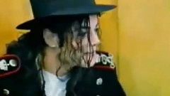 Michael Jackson - 邁克爾杰克遜危險巡演期間-MJ和小朋友們在一起