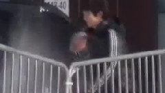 彩排空擋打雪仗