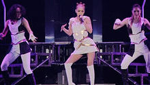 安室奈美惠 - Hot Girls 現場版