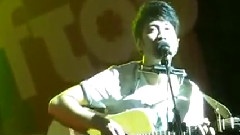 少年維持著煩惱