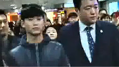 都教授降落了! 金秀賢厚留?，F身