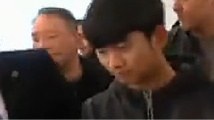 金秀賢來了 微笑揮手沒架子 粉絲嗨翻