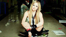 艾薇兒·拉維尼 - Avril Lavigne - Heres To Never Growing Up 高清官方版