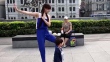 - 美女模仿神曲《小蘋果》舞蹈