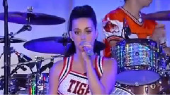 Roar