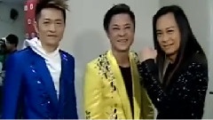東張西望