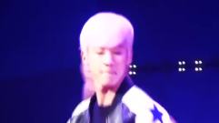 長直發的她