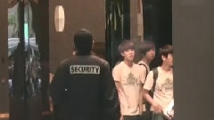 離開酒店前往機場