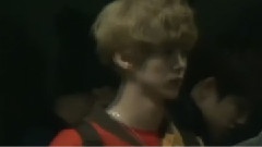 鹿晗摸世勛的臉