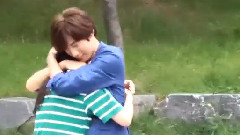 攻燦擁抱粉絲