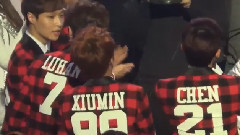 獲大賞抱作一團