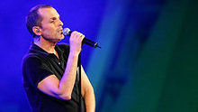 Miguel Bose - No Hay Ni Un Corazon Que... 現場版