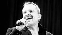 Miguel Bose - Estuve A Punto De... 現場版