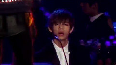 臺下 看呆了的金泰亨