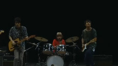 ニワカ雨ニモ負ケズ