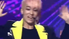 長直發的她